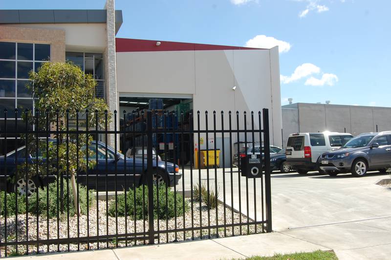 Ultra Modern Classy Warehouse. Picture 2