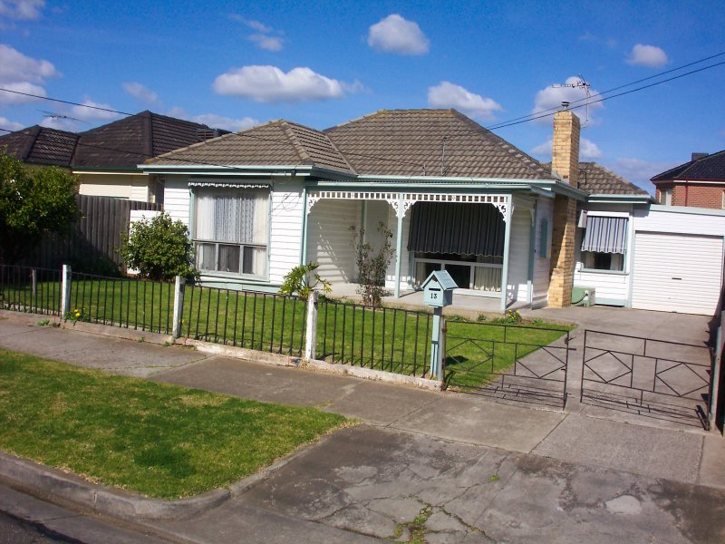 CHARMING FAMILY HOME Picture 1