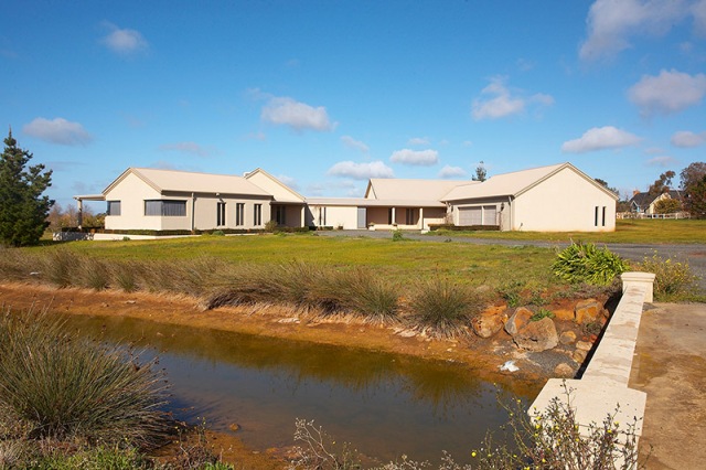 Situated Between Witchmont & The Windmill Picture 1