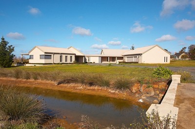 Situated Between Witchmont & The Windmill offer Residential