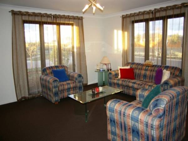 Sensational Living/ Entertaining Picture