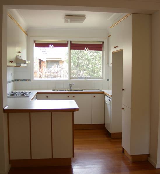 Perfect Location!!!! Picture 2