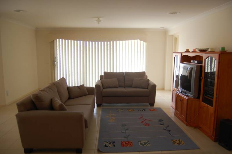 Spellbinding charm with a Family Heart Picture 3