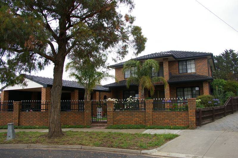 Big, Bold & Top Locations Picture 1