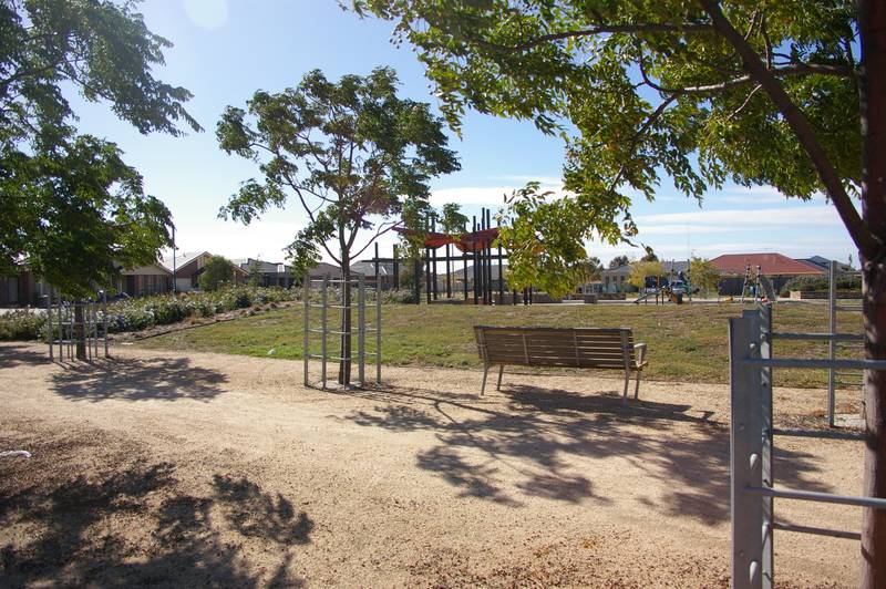 Opposite Parklands!!!!! Picture 1