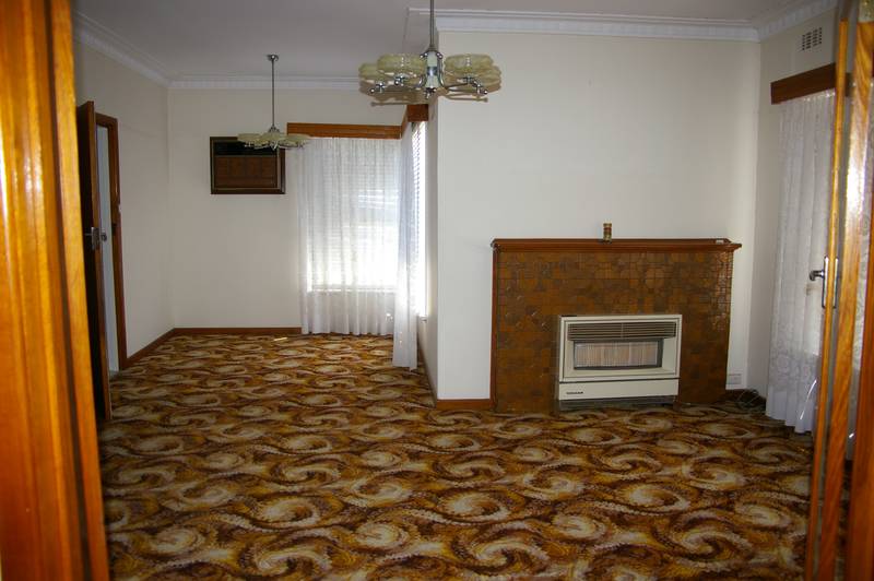 Conveniently Located & Well presented!!!! Picture 3