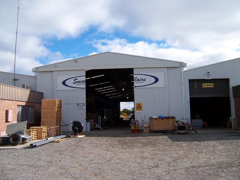 INDUSTRIAL SHED & OFFICE COMPLEX Picture