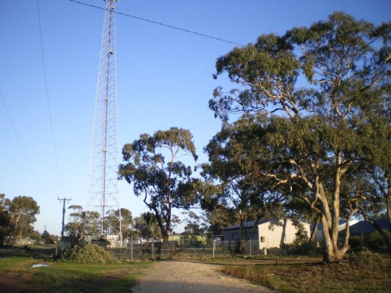 PRIME HIGHWAY LOCATION Picture 2