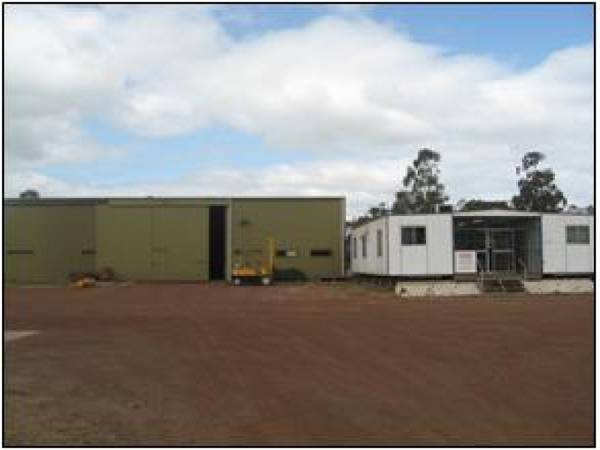 SUBSTANTIAL INDUSTRIAL SITE Picture 2