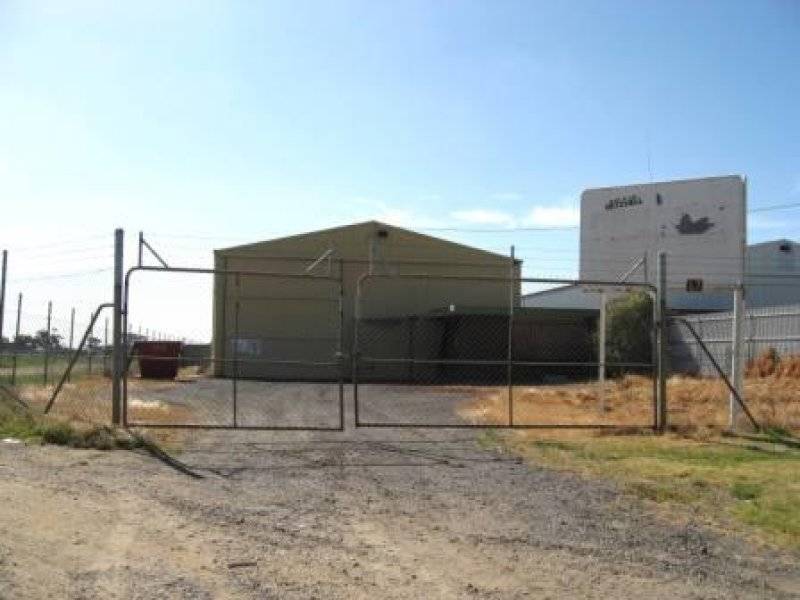 WAREHOUSE COMPLEX Picture 2