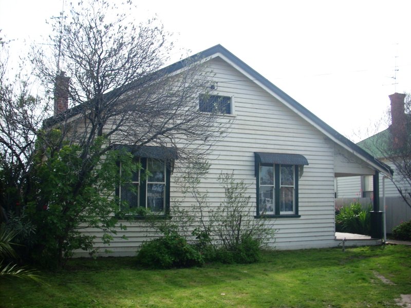 CLOSE TO CBD Picture 1