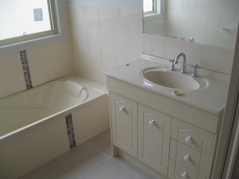 NEAT WEATHERBOARD HOME - WELL PRESENTED Picture 2