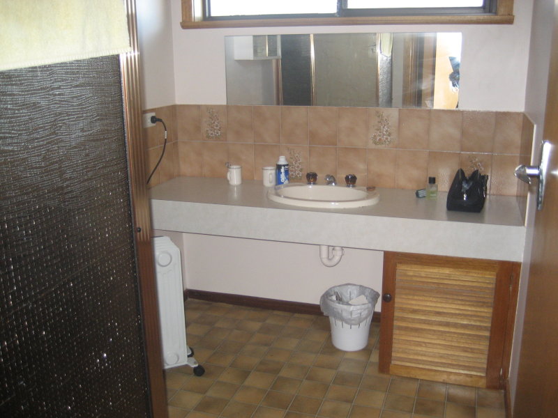 AN INVESTMENT OPPORTUNITY OR FIRST HOME NOT TO BE MISSED! Picture 3