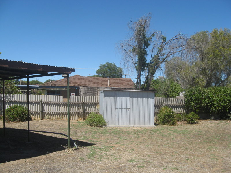 UNDER OFFER/ UNDER CONTRACT Picture 3