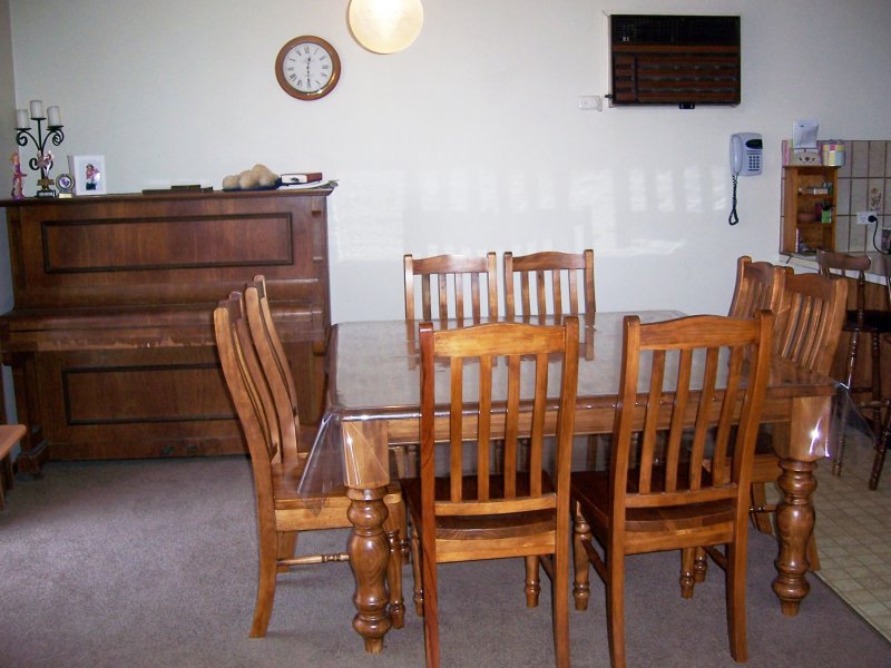 MAGNIFICENT FAMILY HOME Picture 3