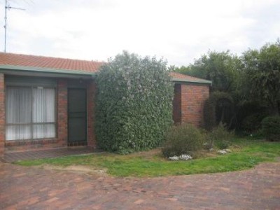 VERY NEAT UNIT CLOSE TO RIVER Picture