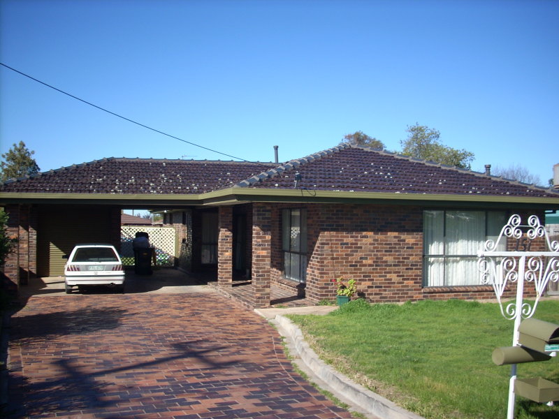 FAMILY HOME IN WEST Picture 1