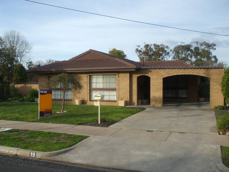 GREAT FAMILY HOME Picture 1