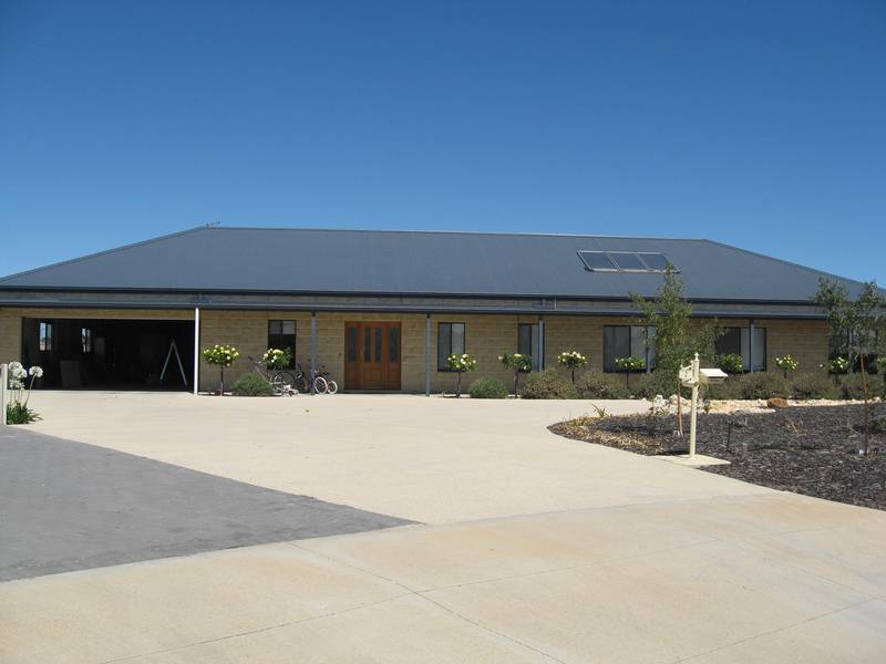 EXECUTIVE RESIDENCE Picture