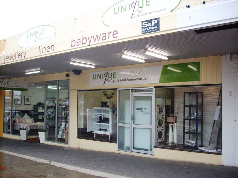 BEST LOCATION IN TOWN AVAILABLE FOR LEASE Picture 1