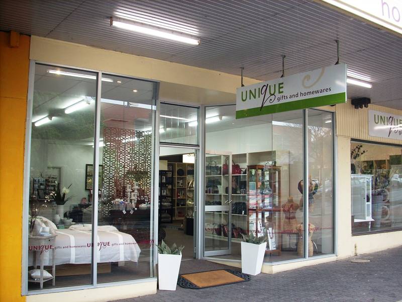 ONE OF THE BEST LOCATIONS IN HORSHAM AVAILABLE TO LEASE Picture 2