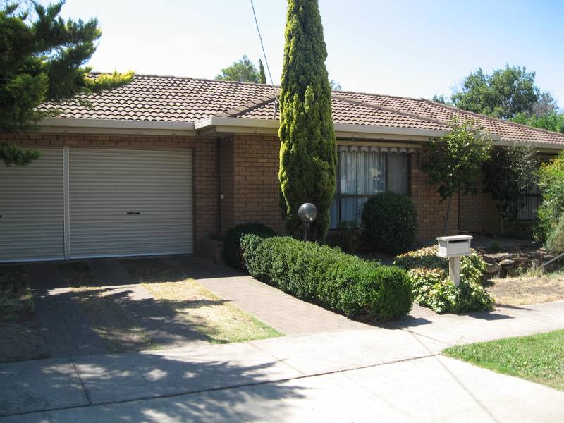 4 BEDROOM HOME - CLOSE TO RIVER Picture 1