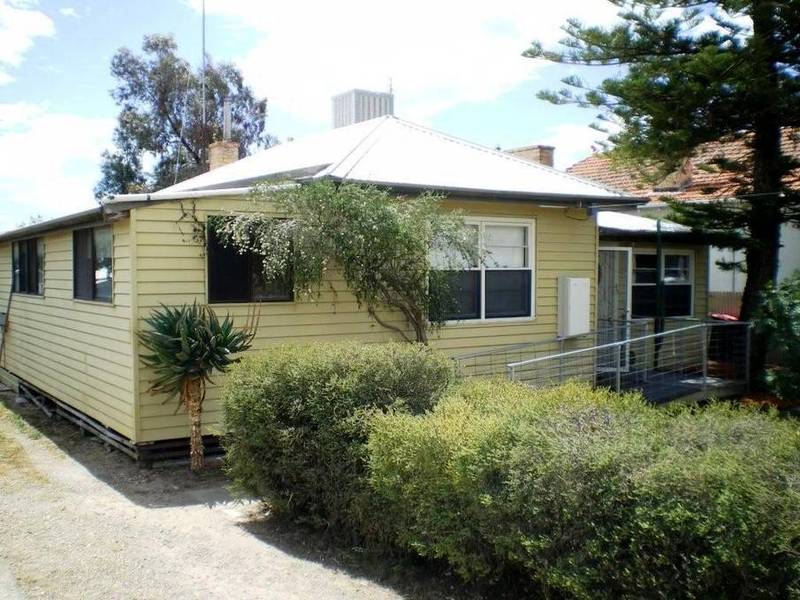 2 BEDROOM DIMBOOLA HOME Picture 1