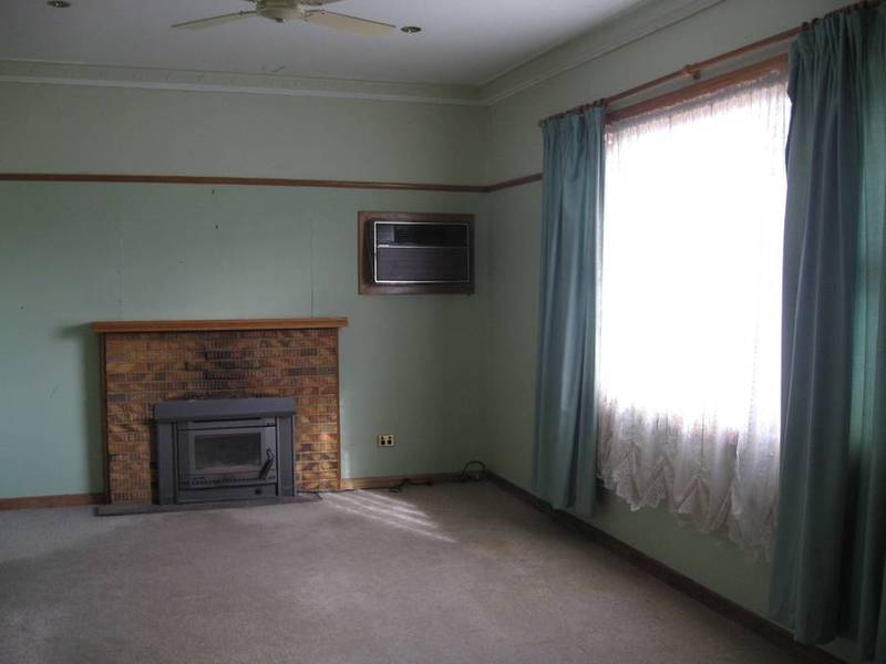 HOUSE ON ACRES AT WAIL Picture