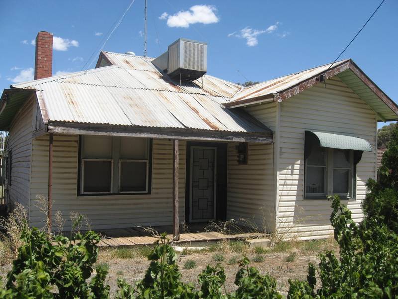 FAMILY LIVING Picture 1