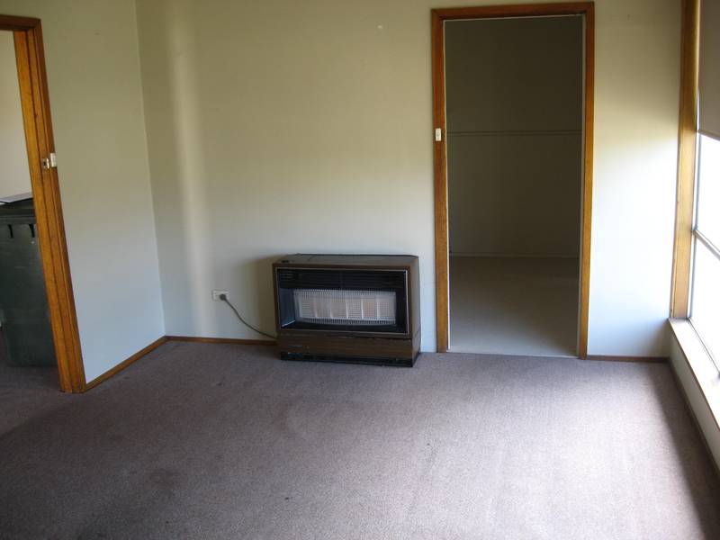 SERIOUS HOME FOR THE INVESTOR OR FIRST HOME BUYER Picture 3