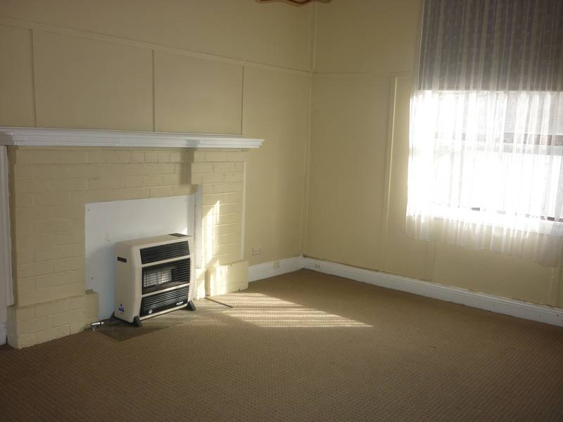 CLOSE TO CBD Picture 3