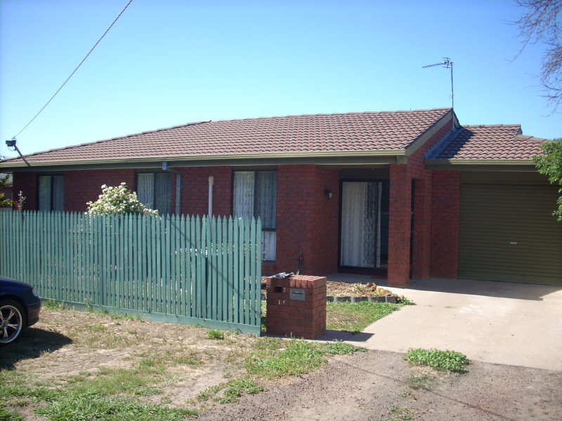 NEAT UNIT IN QUIET LOCATION Picture 1