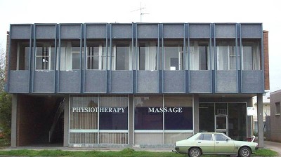 NEAT UNIT CLOSE TO THE C.B.D. Picture