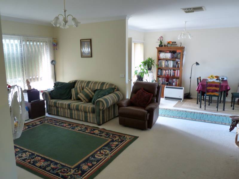 GREAT LOW MAINTENANCE INVESTMENT Picture 3