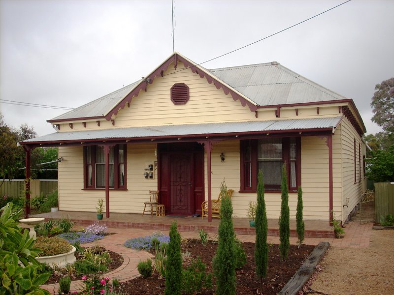 CHARACTER & CHARM - MURTOA Picture 1
