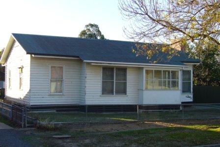 UNDER OFFER/ UNDER CONTRACT Picture 1