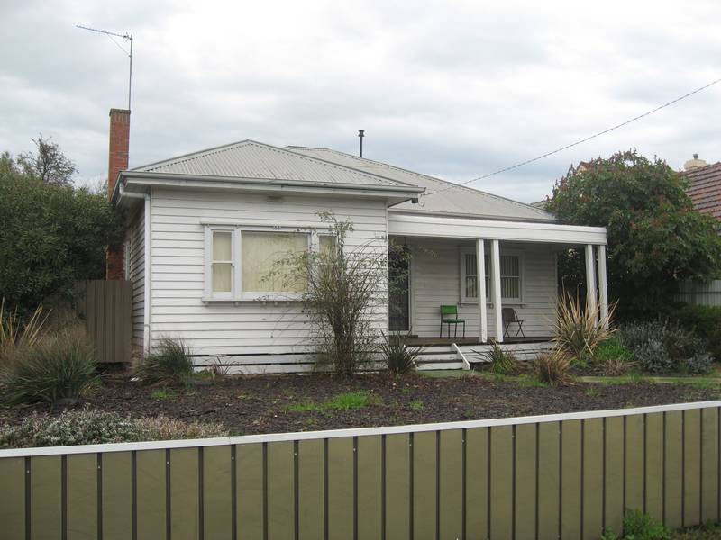 FAMILY LIVING Picture 1