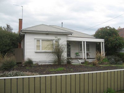 FAMILY LIVING Picture