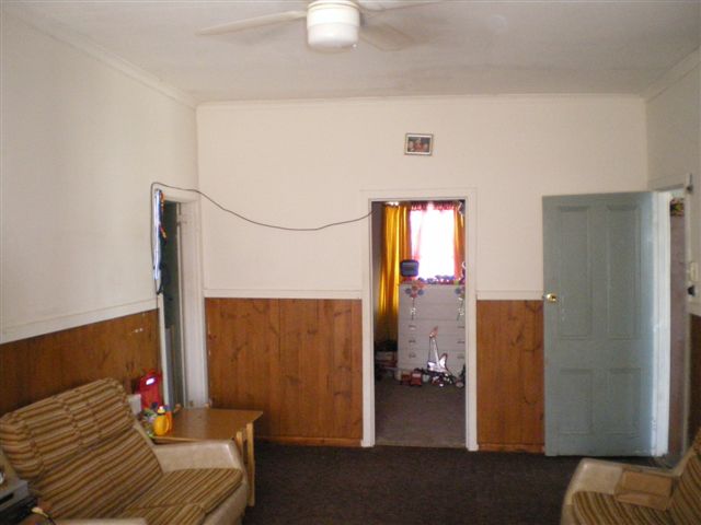 SPACIOUS 3 BEDROOM HOME Picture 2