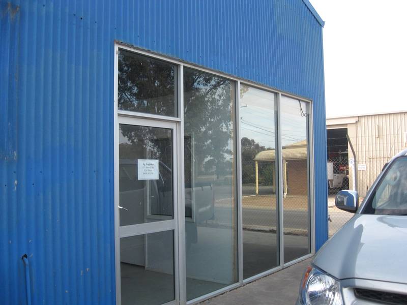 MELBOURNE & ADELAIDE HGHWAY FRONTAGE Picture 2