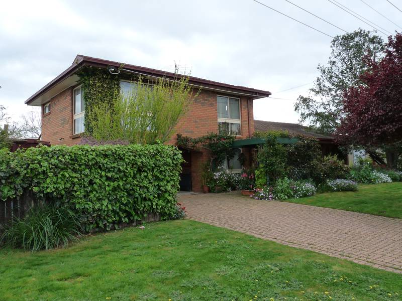 UNDER OFFER/ UNDER CONTRACT Picture 1