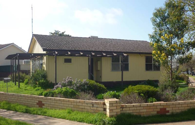 3 BEDROOM HOME Picture 1