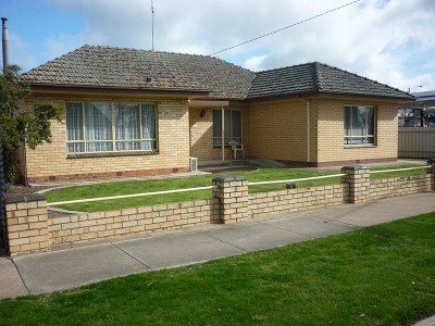 CENTRAL OFFICE ACCOMMODATION FOR LEASE Picture