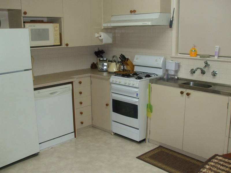 UNDER OFFER/ UNDER CONTRACT Picture 2