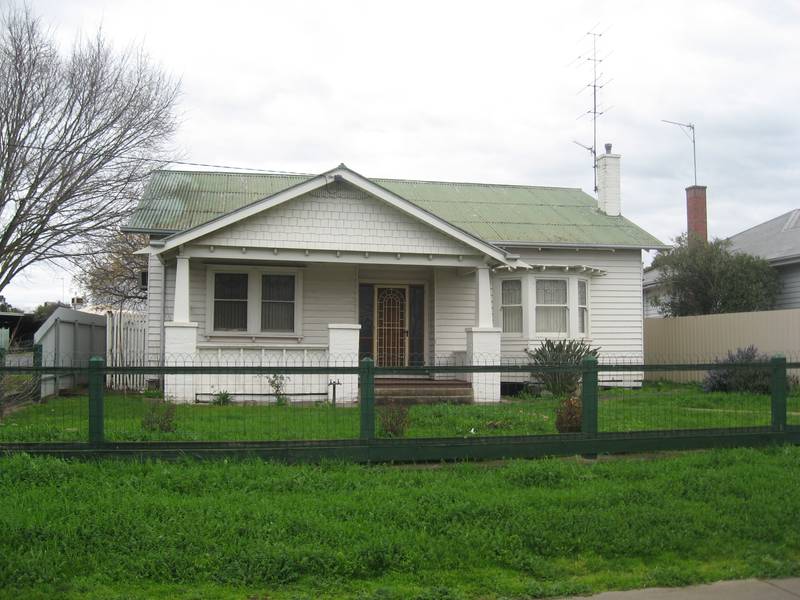 CENTRAL 3 BEDROOM HOME Picture 1