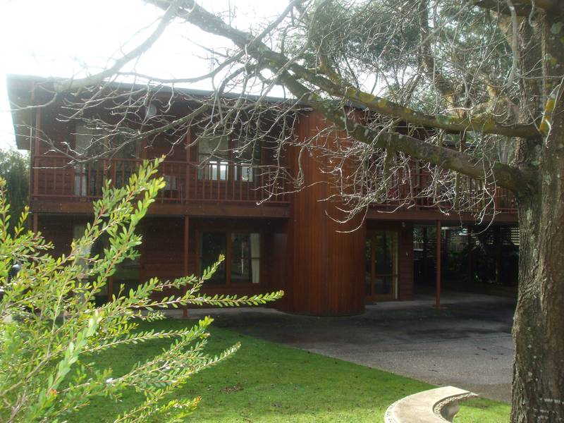 UNDER OFFER/ UNDER CONTRACT Picture 1