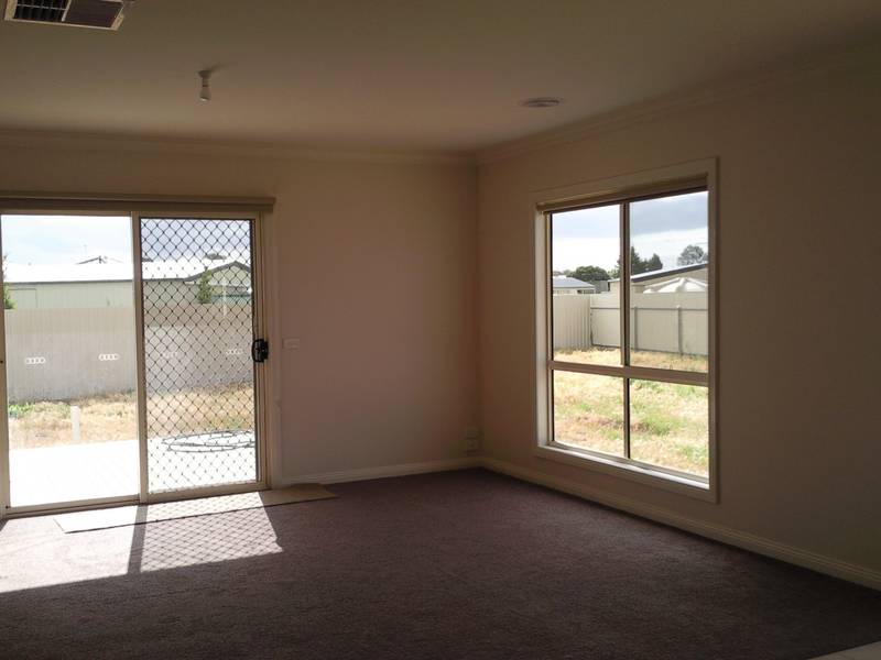 Brand New Family Home Picture 3