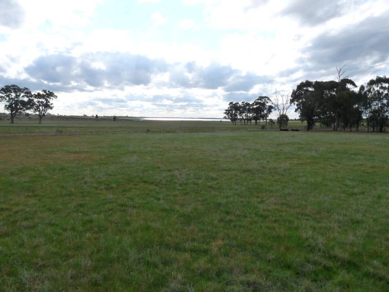 120 acres of Lifestyle. Picture 2