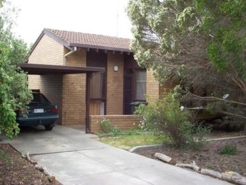 CENTRAL 2 BEDROOM UNIT Picture 1