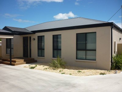 IDEAL LOCATION - PERFECT LIVING Picture IDEAL LOCATION - PERFECT LIVING Picture